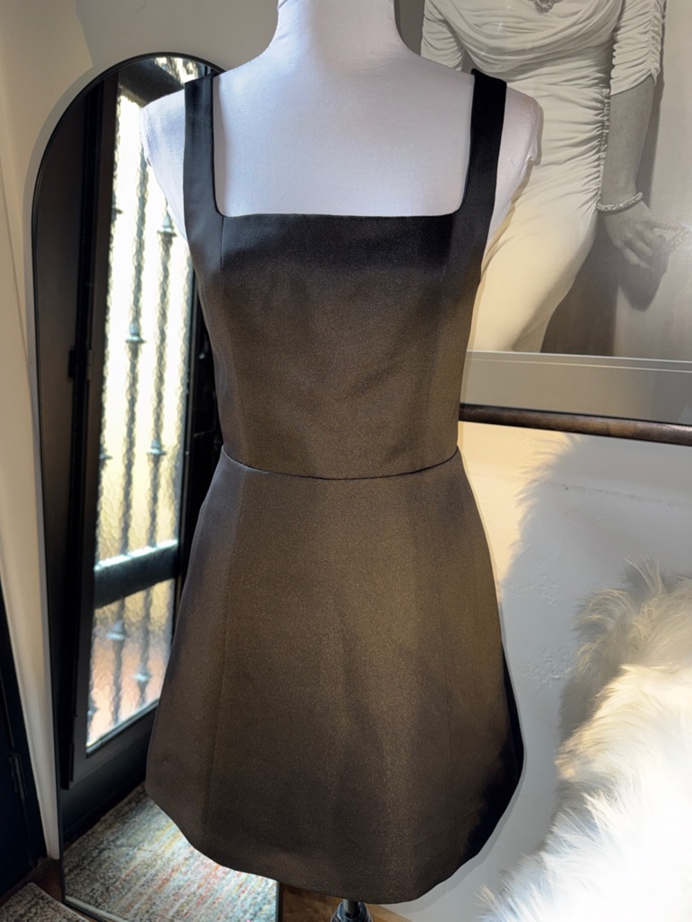 Amelie Mini Dress in Black
ELLIATT • small • $188 - Picture 5 of 7